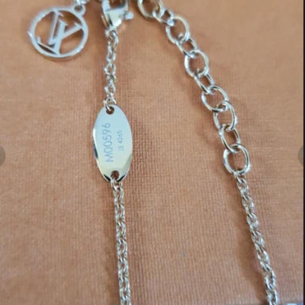 Louis Vuitton Iconic Necklace - Picture 3 of 8